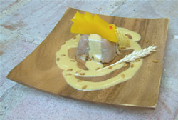 Restaurante el Montero. Plaza de Segovia, 2, 47400-Medina del Campo.  Tapa Fría Nombre: Gallo Kiriko. Guiso tradicional de gallo de corral y salsa de trigo